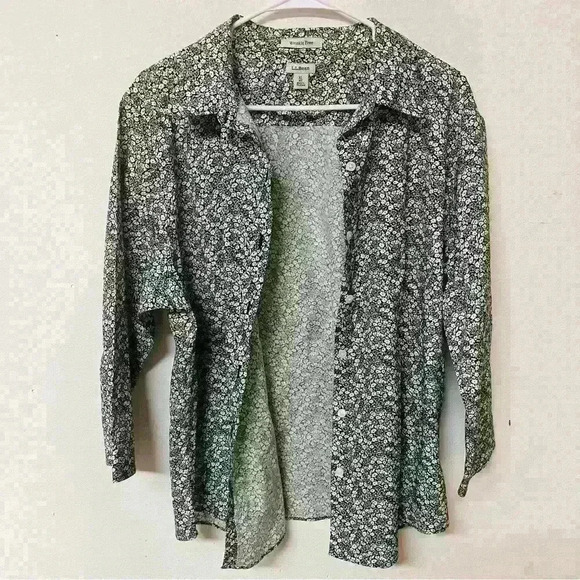 L.L. Bean black and white floral top size XL - Picture 5 of 5